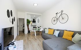 B11 - Beach Way Apartment